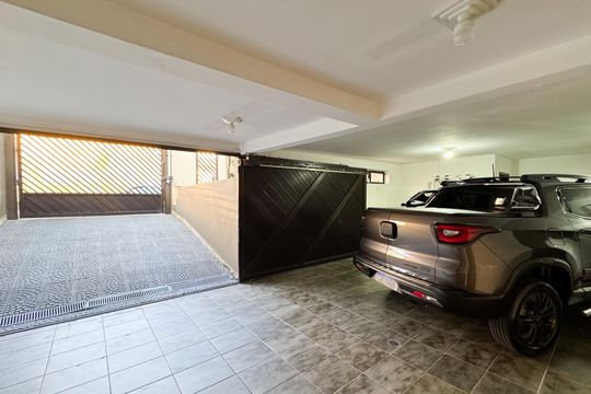 Garagem de casa à venda com 3 quartos, 350m² em Bairro dos Casa, São Bernardo do Campo