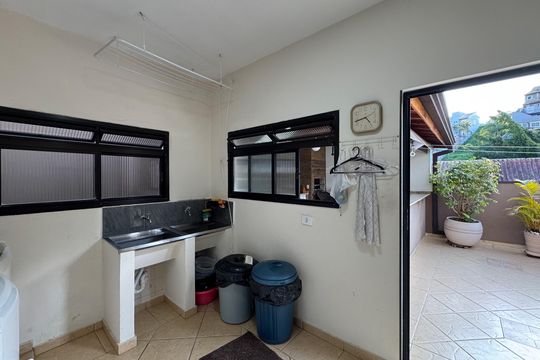 Área de Serviço de casa à venda com 3 quartos, 350m² em Bairro dos Casa, São Bernardo do Campo