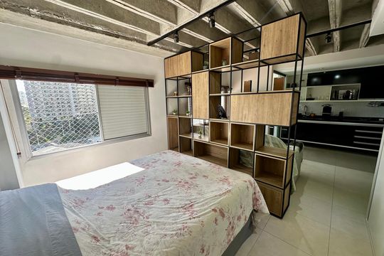 Quarto de apartamento à venda com 1 quarto, 49m² em Jardim das Acacias, São Paulo