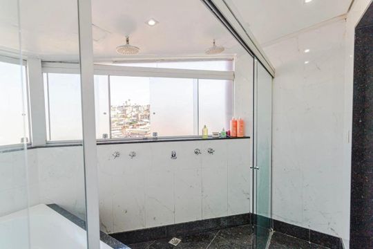 Banheiro Suíte 1 de apartamento à venda com 4 quartos, 340m² em Sagrada Família, Belo Horizonte