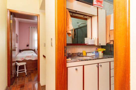 Corredor Superior Entrada Quartos e Banheiro de casa à venda com 2 quartos, 125m² em Brasilândia, São Paulo