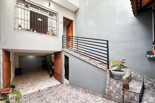 Entrada de casa à venda com 3 quartos, 132m² em Demarchi, São Bernardo do Campo