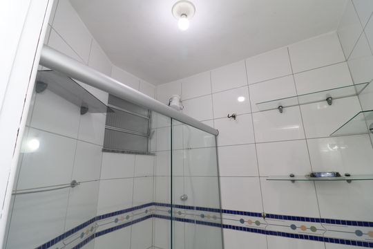 Banheiro da Suíte 1 de casa para alugar com 3 quartos, 200m² em Portuguesa, Rio de Janeiro