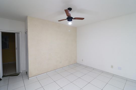 Sala de casa para alugar com 3 quartos, 200m² em Portuguesa, Rio de Janeiro