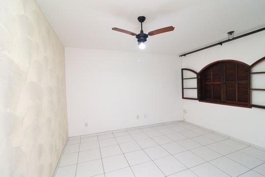 Casa para alugar com 3 quartos, 200m² em Portuguesa, Rio de Janeiro