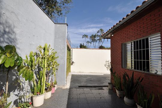 Quintal de casa à venda com 7 quartos, 364m² em Jardim Daysy, São Paulo