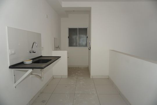 Cozinha de apartamento para alugar com 2 quartos, 59m² em Chácaras São Marcos, Embu das Artes