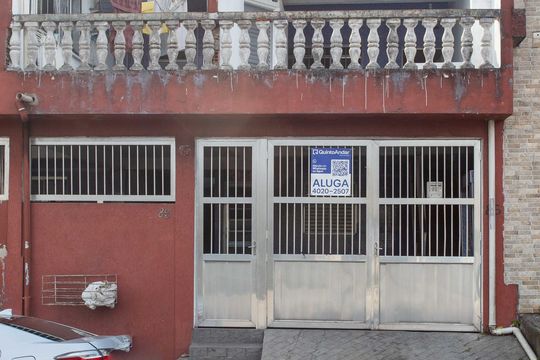 Fachada de casa para alugar com 1 quarto, 55m² em Pedreira, Diadema
