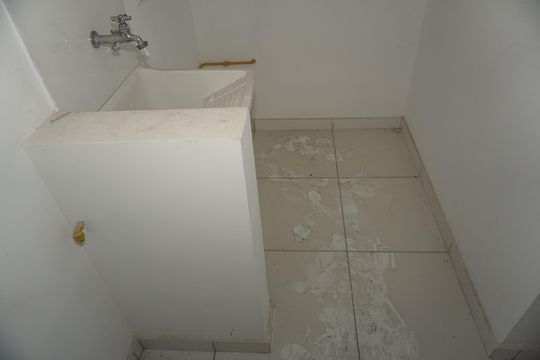 Lavanderia de apartamento para alugar com 2 quartos, 59m² em Chácaras São Marcos, Embu das Artes