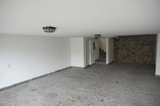 Garagem de casa de condomínio para alugar com 3 quartos, 350m² em Morada dos Pássaros, Barueri