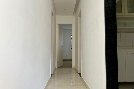 Corredor de apartamento para alugar com 2 quartos, 60m² em Teixeiras, Juiz de Fora