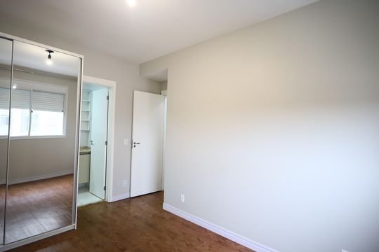 Suíte 1 de apartamento para alugar com 2 quartos, 56m² em Continental, Osasco