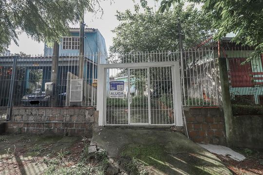 Fachada de casa para alugar com 1 quarto, 70m² em Cristo Redentor, Porto Alegre