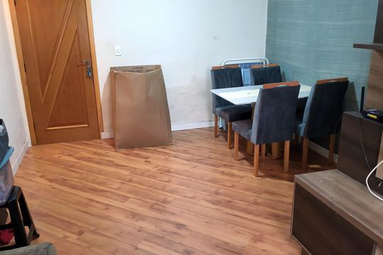 Sala de apartamento à venda com 2 quartos, 54m² em Parque Sao Vicente, Santo André