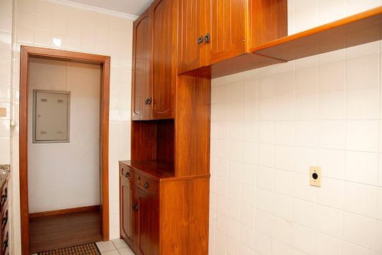 Cozinha + Área de Serviço de casa de condomínio à venda com 3 quartos, 100m² em Azenha, Porto Alegre