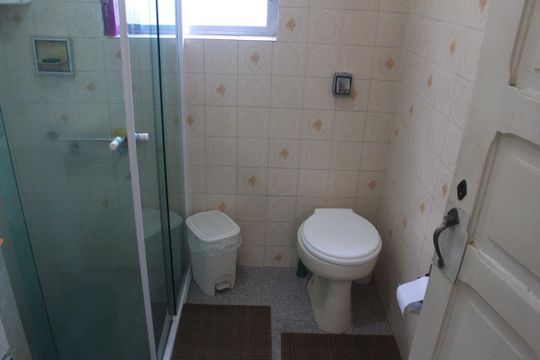 Banheiro social de casa à venda com 2 quartos, 400m² em Santa Maria, São Caetano do Sul