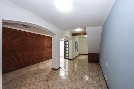 Casa à venda com 3 quartos, 226m² em Vila Mariana, São Paulo