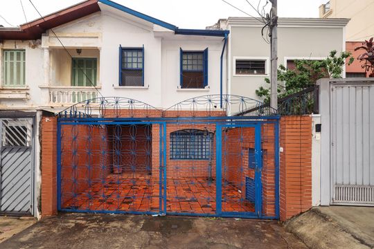 Fachada de casa à venda com 3 quartos, 226m² em Vila Mariana, São Paulo