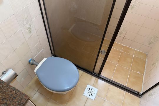 Banheiro de apartamento para alugar com 1 quarto, 50m² em Campo Grande, Santos