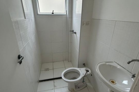 Banheiro de apartamento à venda com 2 quartos, 43m² em Campo Grande, Rio de Janeiro