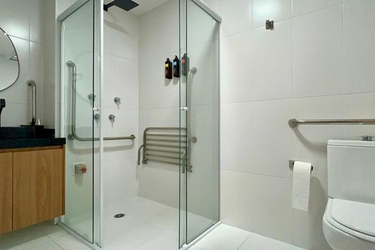 Banheiro de kitnet/studio para alugar com 1 quarto, 24m² em Perdizes, São Paulo