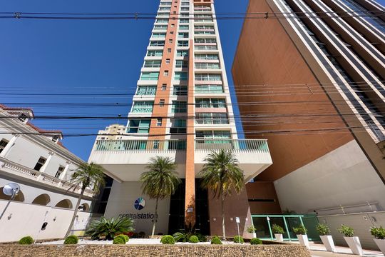 Fachada de apartamento para alugar com 1 quarto, 32m² em Centro, Curitiba