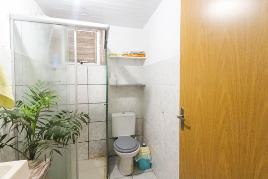 Banheiro de apartamento para alugar com 2 quartos, 50m² em Guajuviras, Canoas