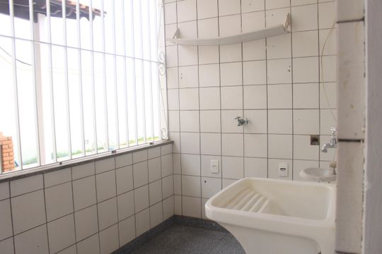 Área de Serviço de casa para alugar com 3 quartos, 180m² em Jardim Sao Caetano, São Caetano do Sul