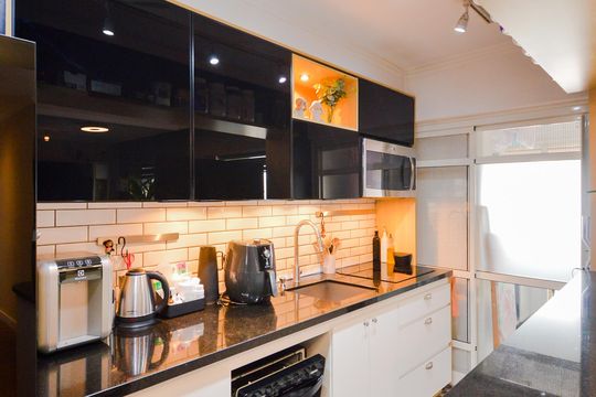 Cozinha  de apartamento à venda com 2 quartos, 76m² em Vila Augusta, Guarulhos