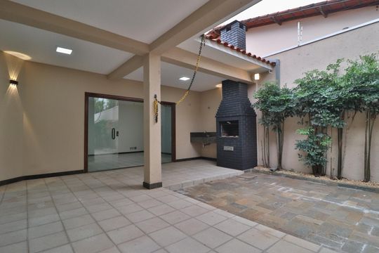 Varanda de casa para alugar com 4 quartos, 216m² em Tabajaras, Uberlândia