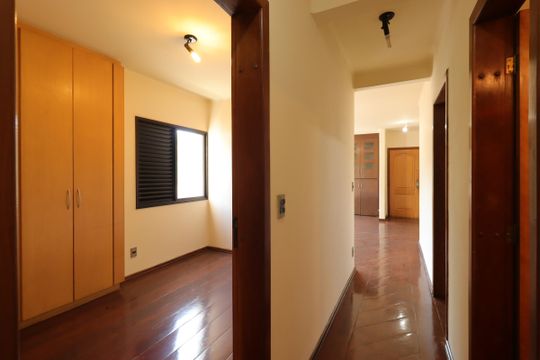 Corredor de apartamento para alugar com 3 quartos, 90m² em Jardim, Santo André