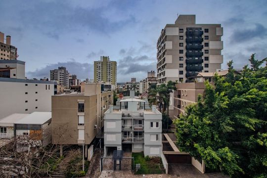 Vista de apartamento para alugar com 2 quartos, 62m² em Petrópolis, Porto Alegre