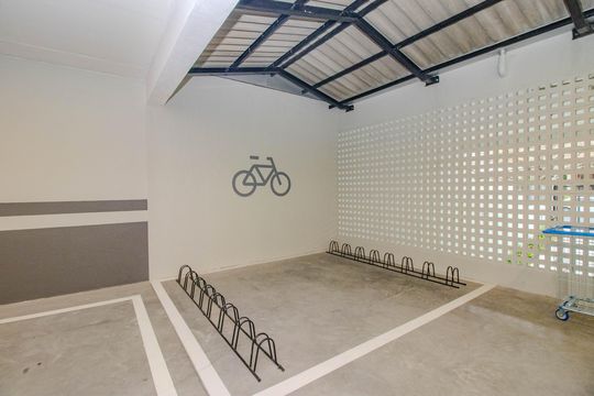 Bicicletário de apartamento para alugar com 2 quartos, 62m² em Petrópolis, Porto Alegre
