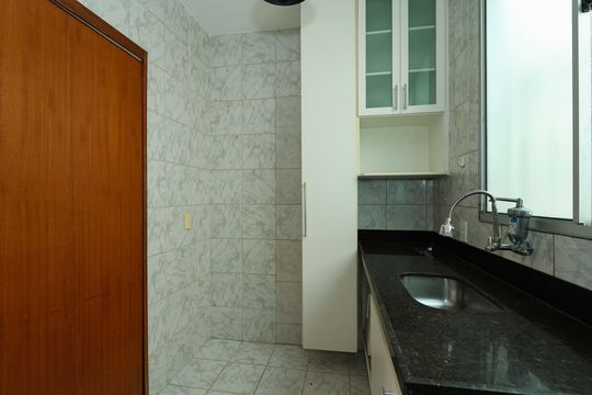 Cozinha de apartamento à venda com 3 quartos, 60m² em Nova Granada, Belo Horizonte