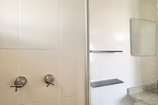 Banheiro da Suíte de apartamento para alugar com 2 quartos, 82m² em Moinho Velho, São Paulo