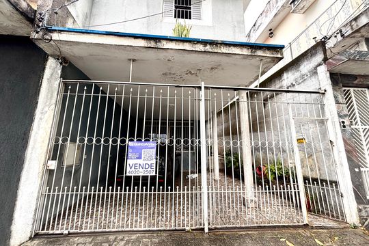 Fachada de casa à venda com 5 quartos, 160m² em Jardim Eliane, São Paulo