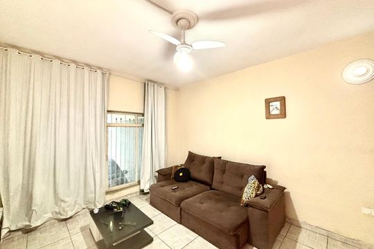 Casa à venda com 5 quartos, 160m² em Jardim Eliane, São Paulo