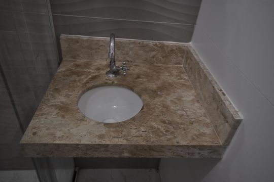 Banheiro de apartamento para alugar com 1 quarto, 36m² em Vila Mazzei, São Paulo