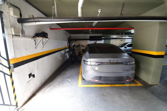 Garagem de apartamento para alugar com 3 quartos, 140m² em Cambuí, Campinas