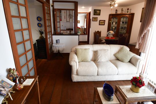 Apartamento para alugar com 3 quartos, 140m² em Cambuí, Campinas