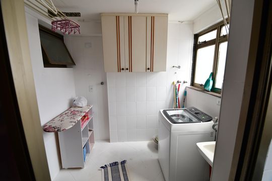 Área de Serviço de apartamento para alugar com 3 quartos, 140m² em Cambuí, Campinas