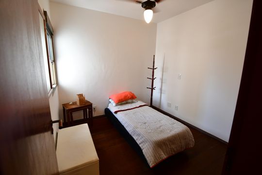 Quarto 1 de apartamento para alugar com 3 quartos, 140m² em Cambuí, Campinas