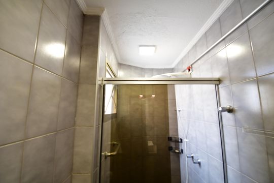 Banheiro Suíte de apartamento para alugar com 3 quartos, 140m² em Cambuí, Campinas