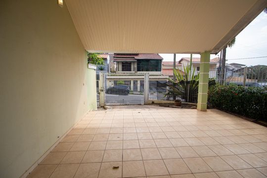 Garagem  de casa para alugar com 3 quartos, 500m² em Jardim Pagliato, Sorocaba