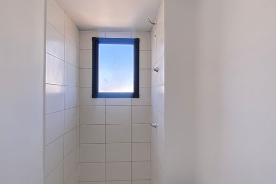 Banheiro de apartamento à venda com 2 quartos, 37m² em Rochdale, Osasco