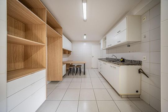 Apartamento à venda com 3 quartos, 142m² em Morumbi, São Paulo