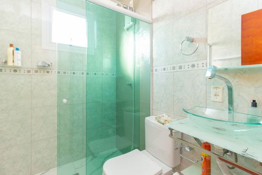 Banheiro Social de casa para alugar com 5 quartos, 415m² em Vila Mangalot, São Paulo