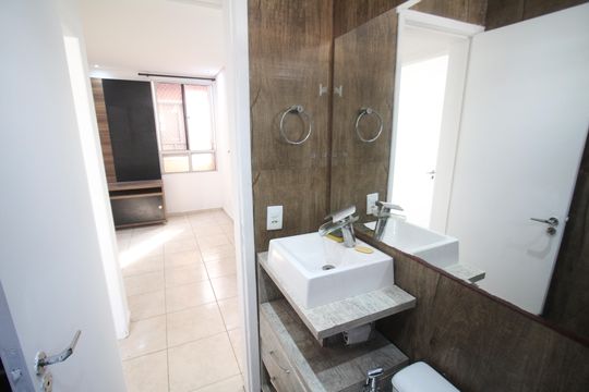 Banheiro de apartamento para alugar com 2 quartos, 52m² em Camargos, Belo Horizonte