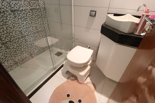 Banheiro Social de casa para alugar com 2 quartos, 128m² em Jardim Inconfidência, Uberlândia