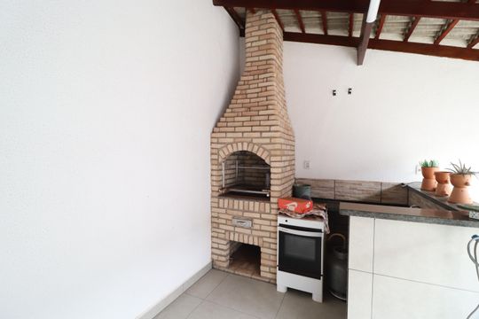 Churrasqueira de casa para alugar com 2 quartos, 128m² em Jardim Inconfidência, Uberlândia